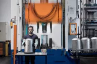 Realizziamo l’imbutitura di diversi metalli (acciaio, alluminio, ferro, rame, ottone, leghe speciali). Scopri come funziona il processo di imbutitura e i nostri servizi.