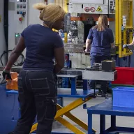 Minifaber führt Metallverarbeitungen sowohl in großen als auch in kleinen Mengen durch, alle werden intern mit höchster Präzision ausgeführt. Kontaktieren Sie uns sofort.