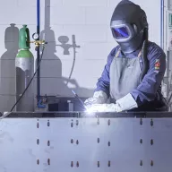 Minifaber führt Metallverarbeitungen sowohl in großen als auch in kleinen Mengen durch, alle werden intern mit höchster Präzision ausgeführt. Kontaktieren Sie uns sofort.