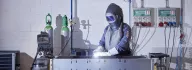 Wir führen Schweißarbeiten an Blechen mit speziellen Technologien durch: Laserschweißen, TIG- und MIG-Schweißen, Widerstands- und Projektionstechniken sowie robotergestütztes Schweißen.