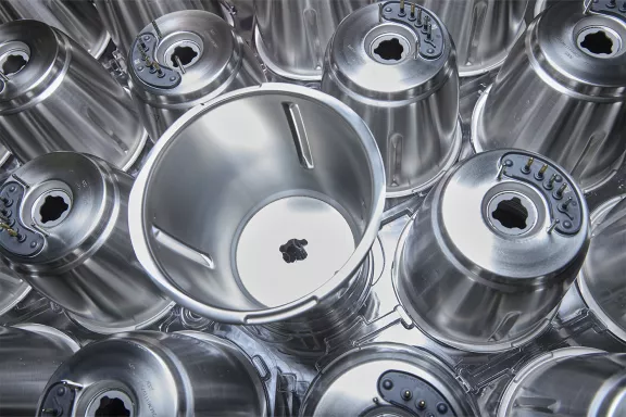 Minifaber fabrique des bols en acier inoxydable pour robots de cuisine multifonctions, adaptés à la préparation et à la cuisson des aliments. Haute qualité et résistance assurées.