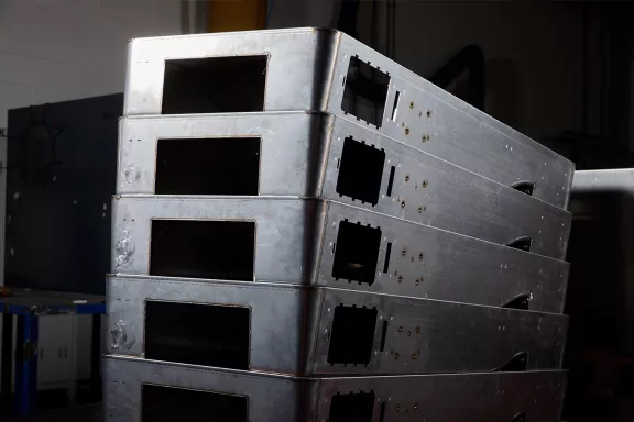 Découvrez nos solutions innovantes pour la fabrication de produits pour bornes de recharge EV et stérilisateurs. Qualité et technologie avancée pour chaque besoin.