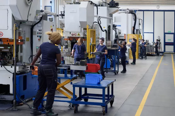 Lavorazione lamiere, alta qualità e precisione nella lavorazione. Eseguiamo lavorazioni a freddo di piegatura delle lamiere di diversi spessori e materiali.