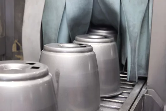 Machines de lavage et d'ébavurage de précision pour des résultats impeccables. Demandez des informations détaillées sur nos produits et optimisez votre production !