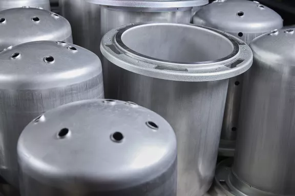 Realizziamo sterilizzatori a vapore - a pressione - per strumenti medicali, disponibili nei formati da 17 e 22 litri. Alta qualità e affidabilità garantite.
