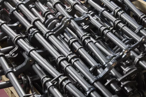 Minifaber produziert auch die Schaltwelle für Schalter und elektrische Schaltschränke, die die Stromzufuhr unterbrechen. Präzision und Langlebigkeit garantiert.