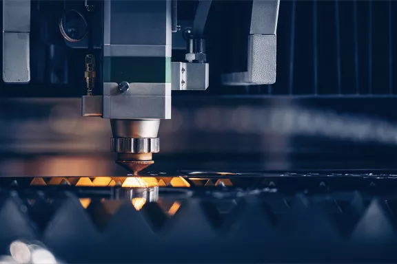Taglio laser del ferro di precisione eseguito da Minifaber.
